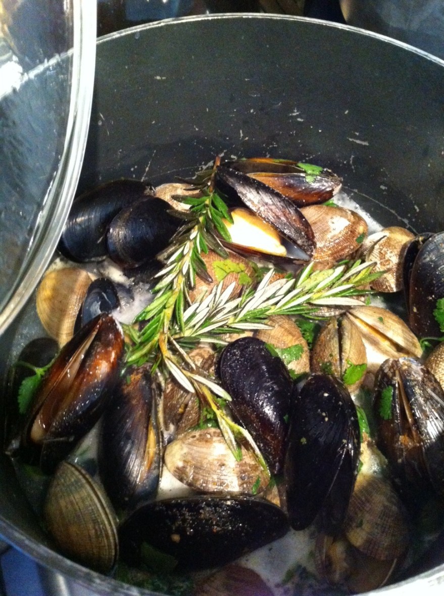 Seafood pasta clams and mussels
